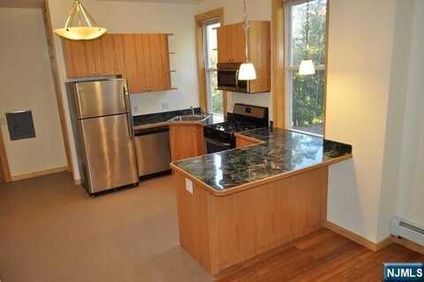 109 Miller Road Apt 3, Mahwah, NJ 07430