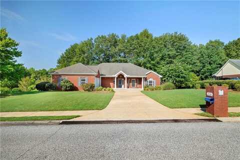 2100 CALCUTTA DRIVE, OPELIKA, AL 36081