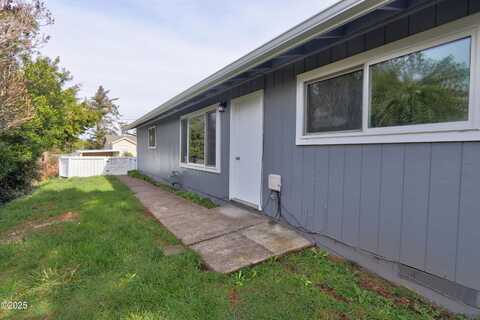 241 NW 16th, Newport, OR 97365