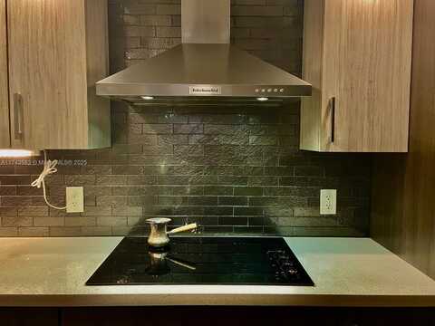 2780 NE 183rd St, Aventura, FL 33160