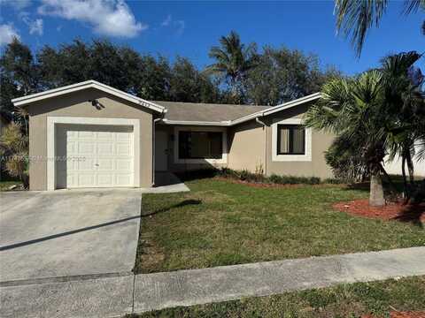 9213 NW 53rd Ct, Sunrise, FL 33351