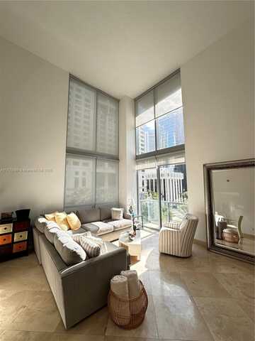 1060 Brickell Ave, Miami, FL 33131
