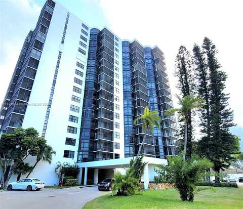 20100 W Country Club Dr, Aventura, FL 33180