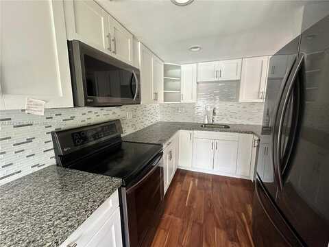 90 Isle Of Venice Dr, Fort Lauderdale, FL 33301