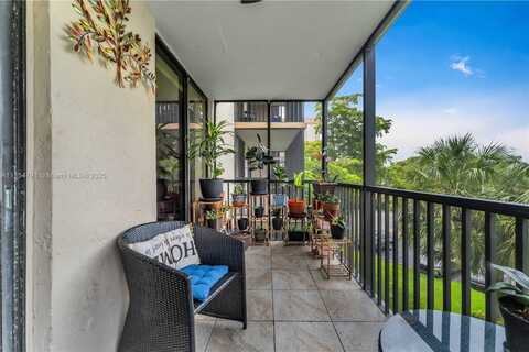 900 NE 195th St, Miami, FL 33179