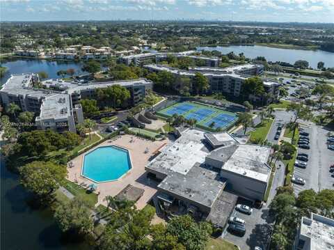 1100 Colony Point Cir, Pembroke Pines, FL 33026