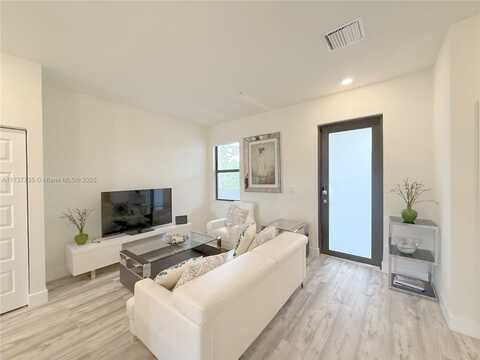 7925 NW 104th Ave, Doral, FL 33178