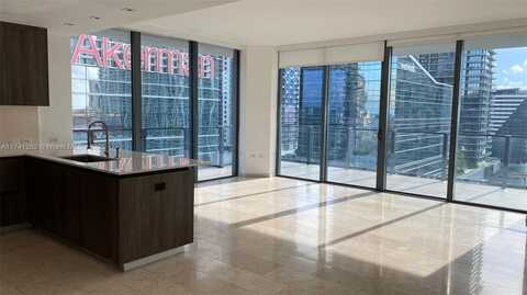 68 SE 6th St, Miami, FL 33131