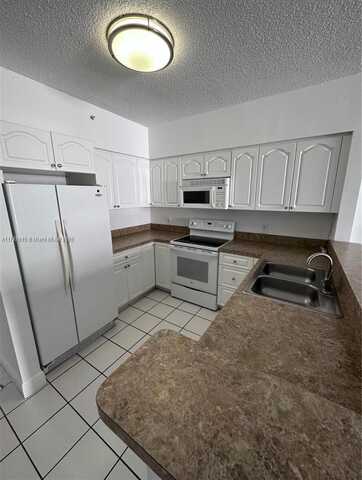 5091 NW 7th St, Miami, FL 33126