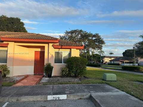 709 NW 208th Way, Pembroke Pines, FL 33029