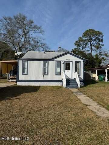 2409 Taft Avenue, Pascagoula, MS 39567