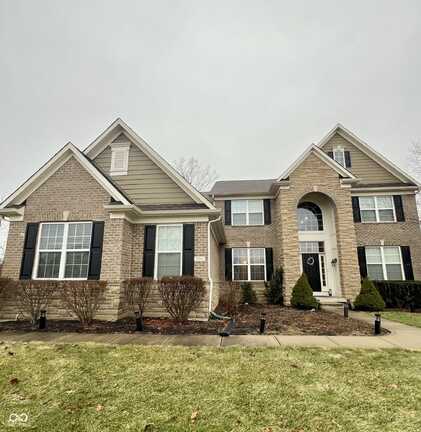 2504 Fawn Bluff Court, Zionsville, IN 46077