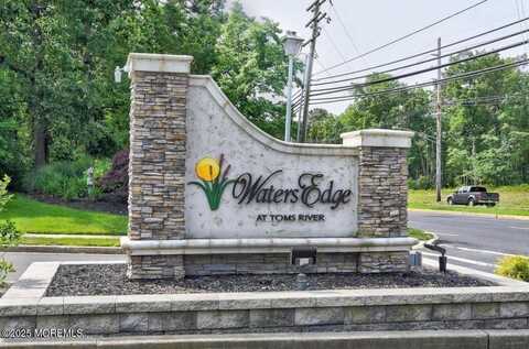 1415 Waters Edge Drive, Toms River, NJ 08753