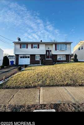 32 Sunset Drive, Port Reading, NJ 07064