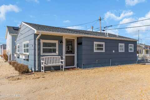 24 E Pelican Way, Lavallette, NJ 08735