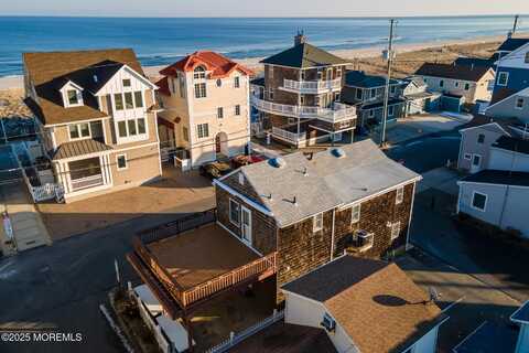 52 E Bay Way, Lavallette, NJ 08735