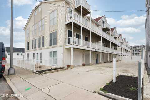 32 Webster Avenue, Seaside Heights, NJ 08751