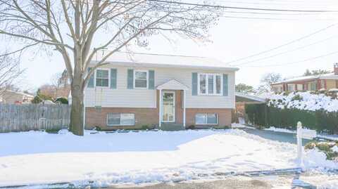 44 Avenue F, Ronkonkoma, NY 11779