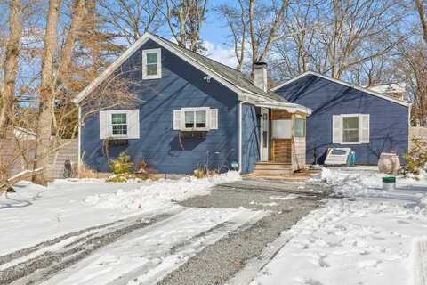 5 Sunset Trail, Ridge, NY 11961