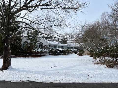 25 N GAUL, Setauket, NY 11733