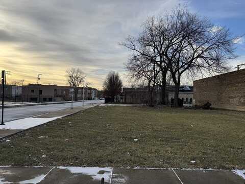 328 S SPAULDING Avenue, Chicago, IL 60624