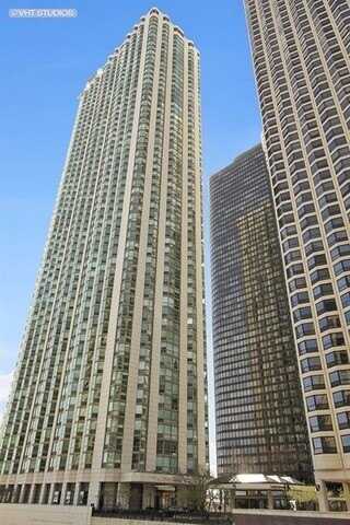 195 N HARBOR Drive, Chicago, IL 60601