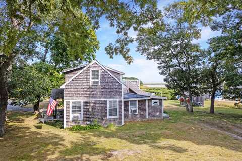 50 Canonicus Avenue, Oak Bluffs, MA 02557