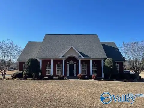 18 Colony Lane, Hartselle, AL 35640