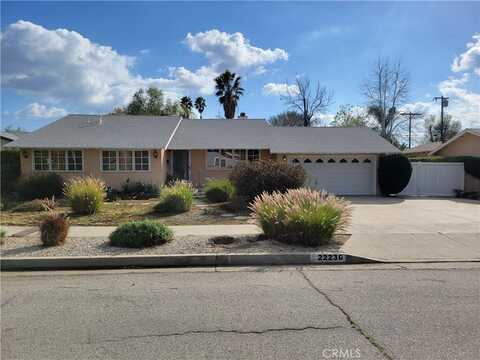 22236 Strathern Street, Canoga Park, CA 91304