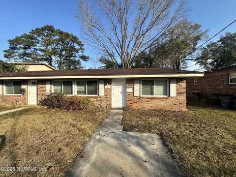 6135 LONGCHAMP Drive, Jacksonville, FL 32244