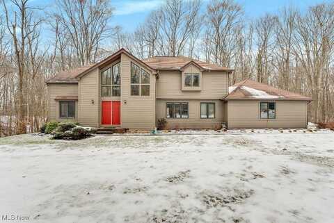 17860 Northwood Lakes Drive, Chagrin Falls, OH 44023