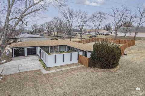 1063 West Chestnut Street, Junction City, KS 66441