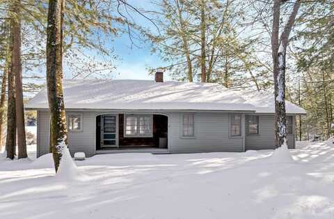 5 Delings Cove Road, Wolfeboro, NH 03894