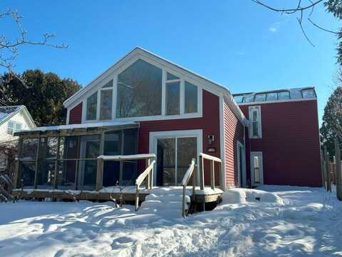 122 Harbor Road, Shelburne, VT 05482