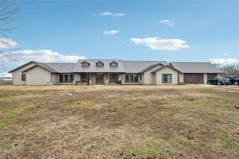 640 W Clay Avenue, Chouteau, OK 74337