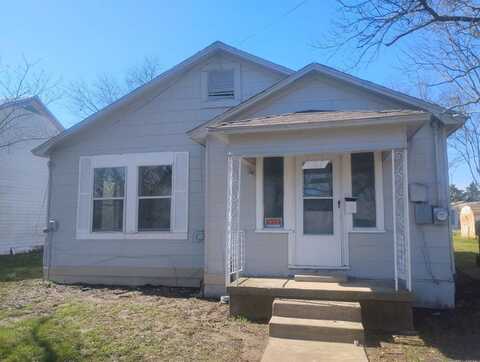 1104 S Columbia Street, Clarksville, TX 75426