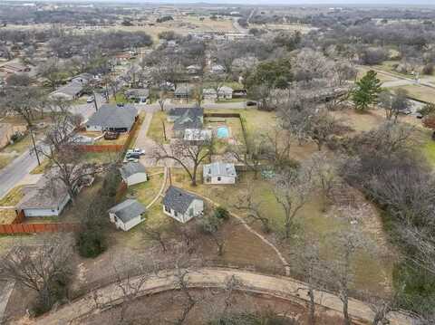 512 N Travis Street, Granbury, TX 76048