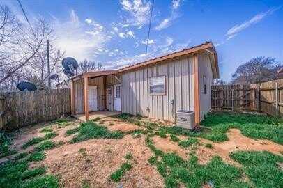 230 Private Road, Van, TX 75790