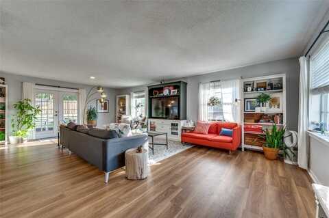 2904 Golfing Green Drive, Farmers Branch, TX 75234