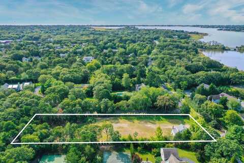 34 OLD MAIN RD, Quogue, NY 11959