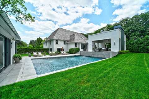 67 Hither Lane, East Hampton, NY 11937