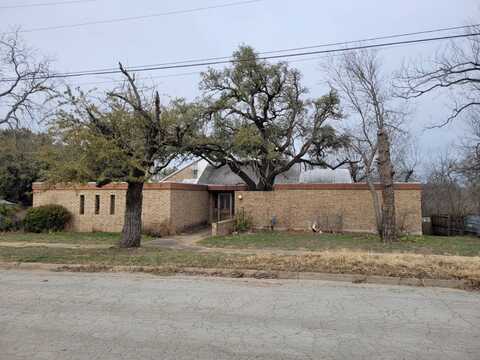 601 E. Henry, Hamilton, TX 76531