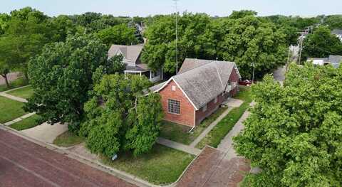 516 N Maple St, Russell, KS 67665