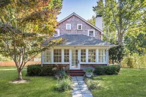 14 Maunakea Street, Sag Harbor, NY 11963