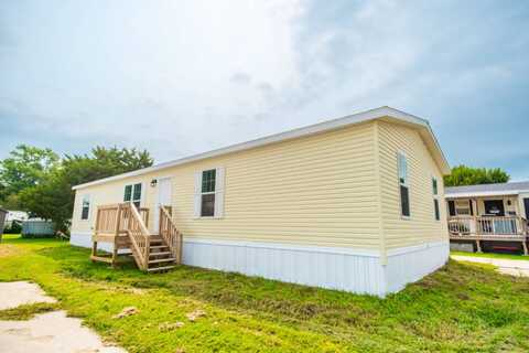 30 Sara Dr, Hastings, NE 68901