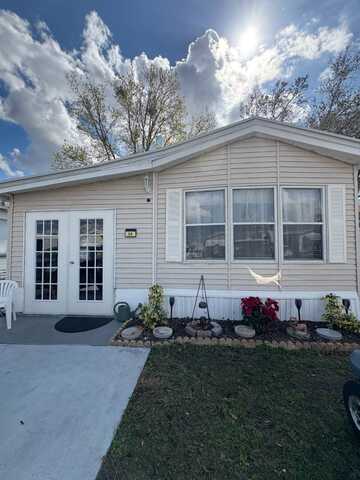 4421 Lane Rd, Zephyrhills, FL 33541