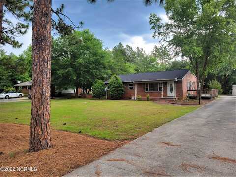 1302 N Poplar Street, Aberdeen, NC 28315