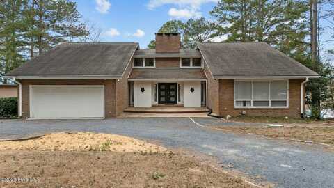 642 Azalea Drive, Vass, NC 28394