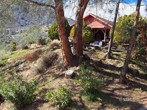 1 Calgary DR, Wofford Heights, CA 93285