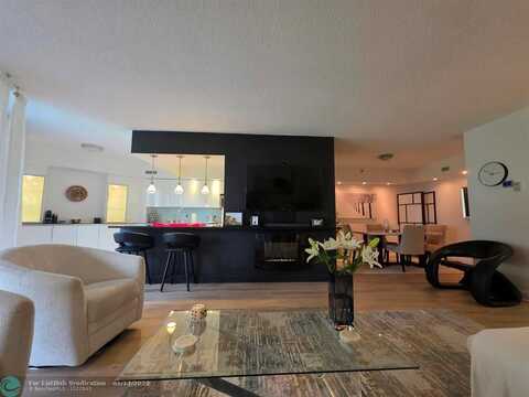 7400 Radice Ct, Lauderhill, FL 33319